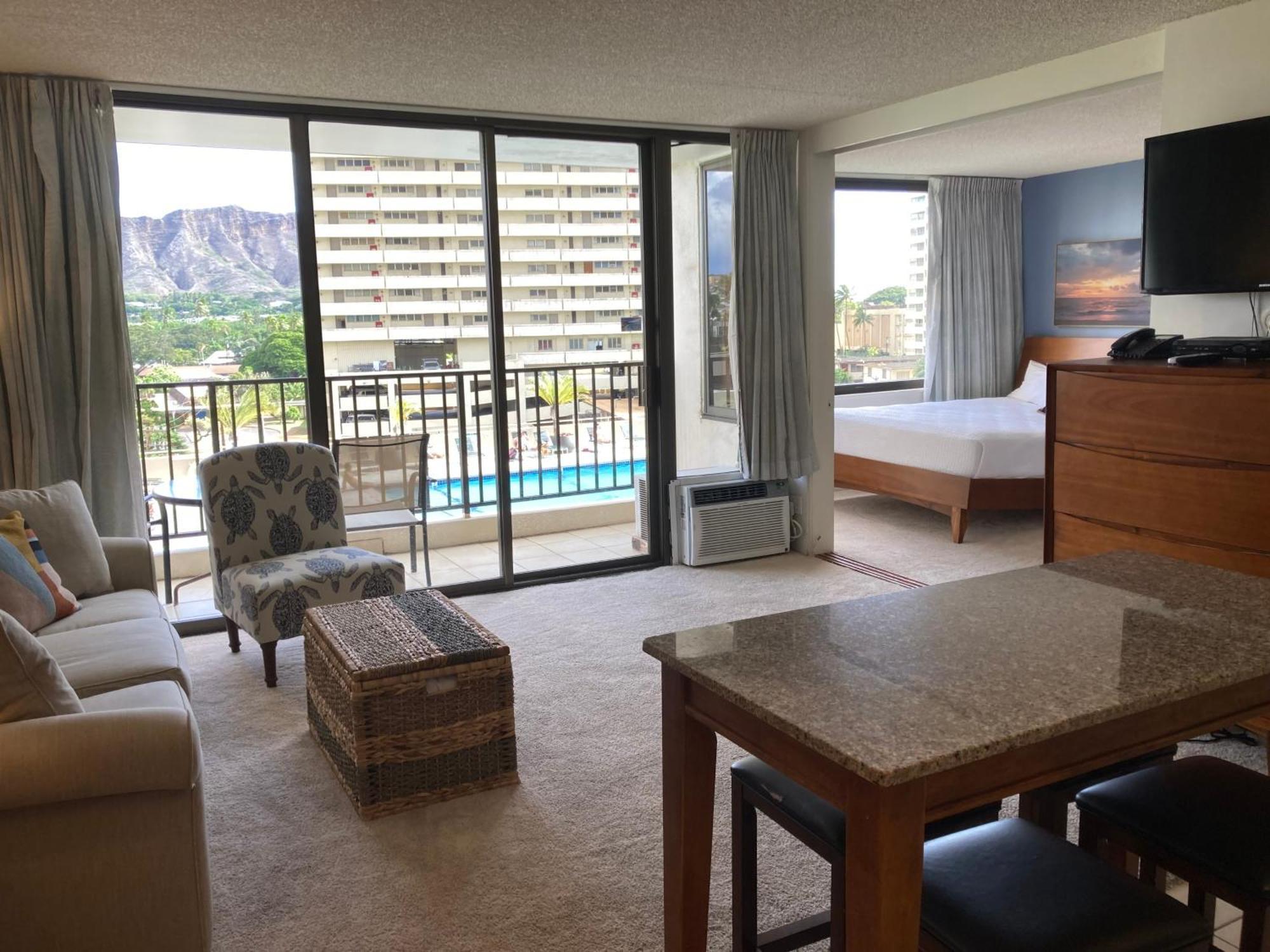 Apartment Sunny Waikiki Escape Just Steps To Beach, Views, & Full Kitchen Comfort