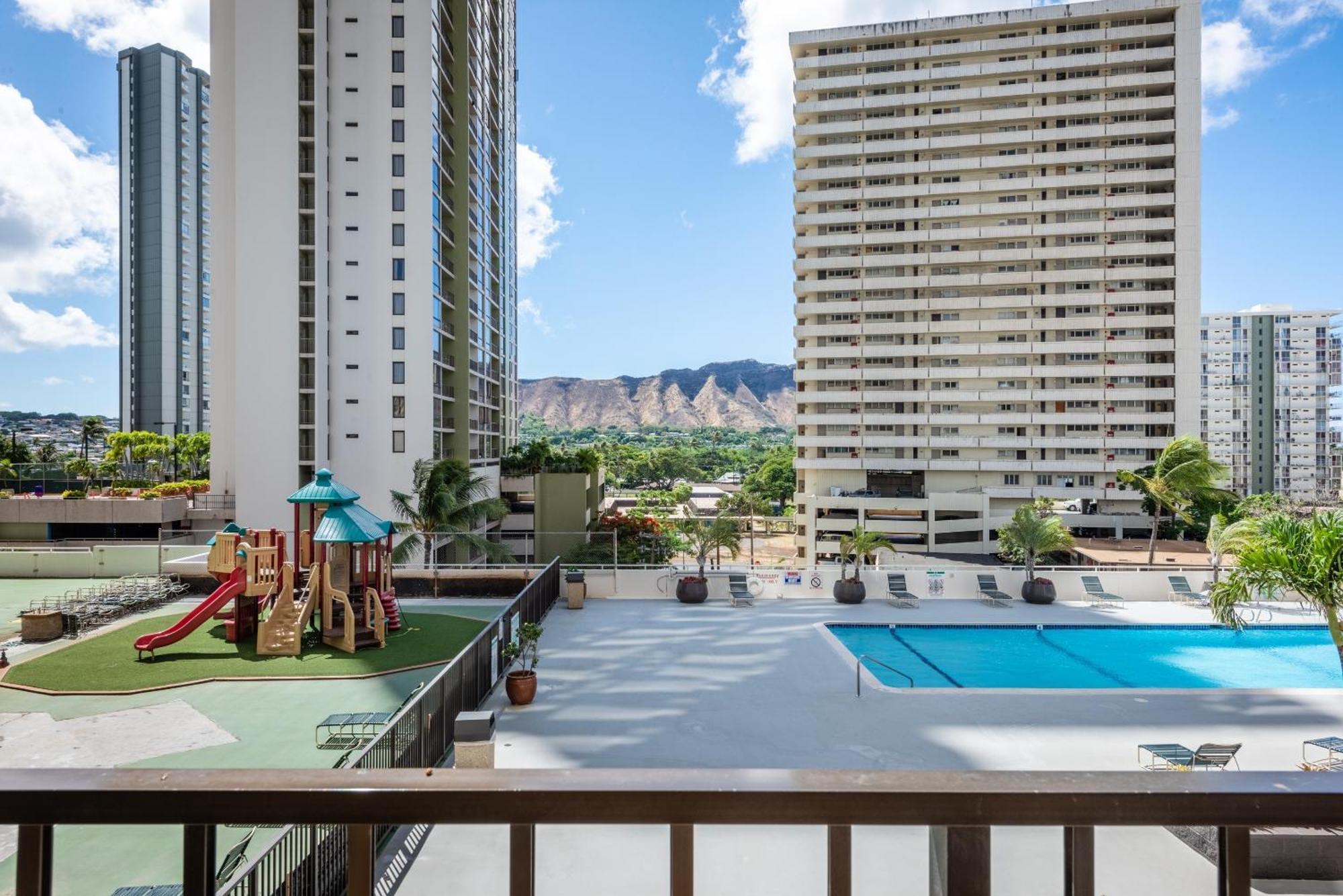 Sunny Waikiki Escape Just Steps To Beach, Views, & Full Kitchen Comfort Apartment
