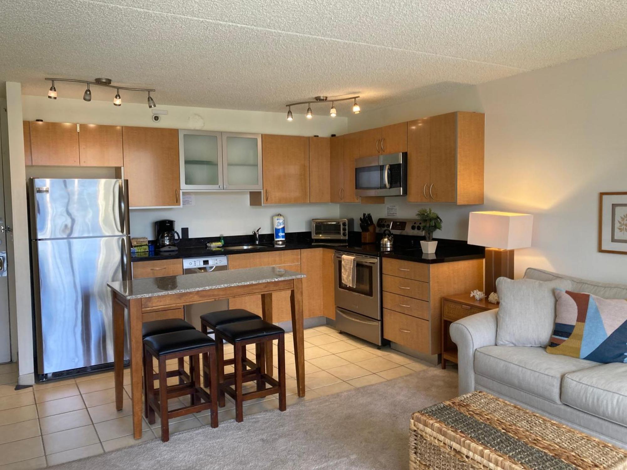 Sunny Waikiki Escape Just Steps To Beach, Views, & Full Kitchen Comfort *